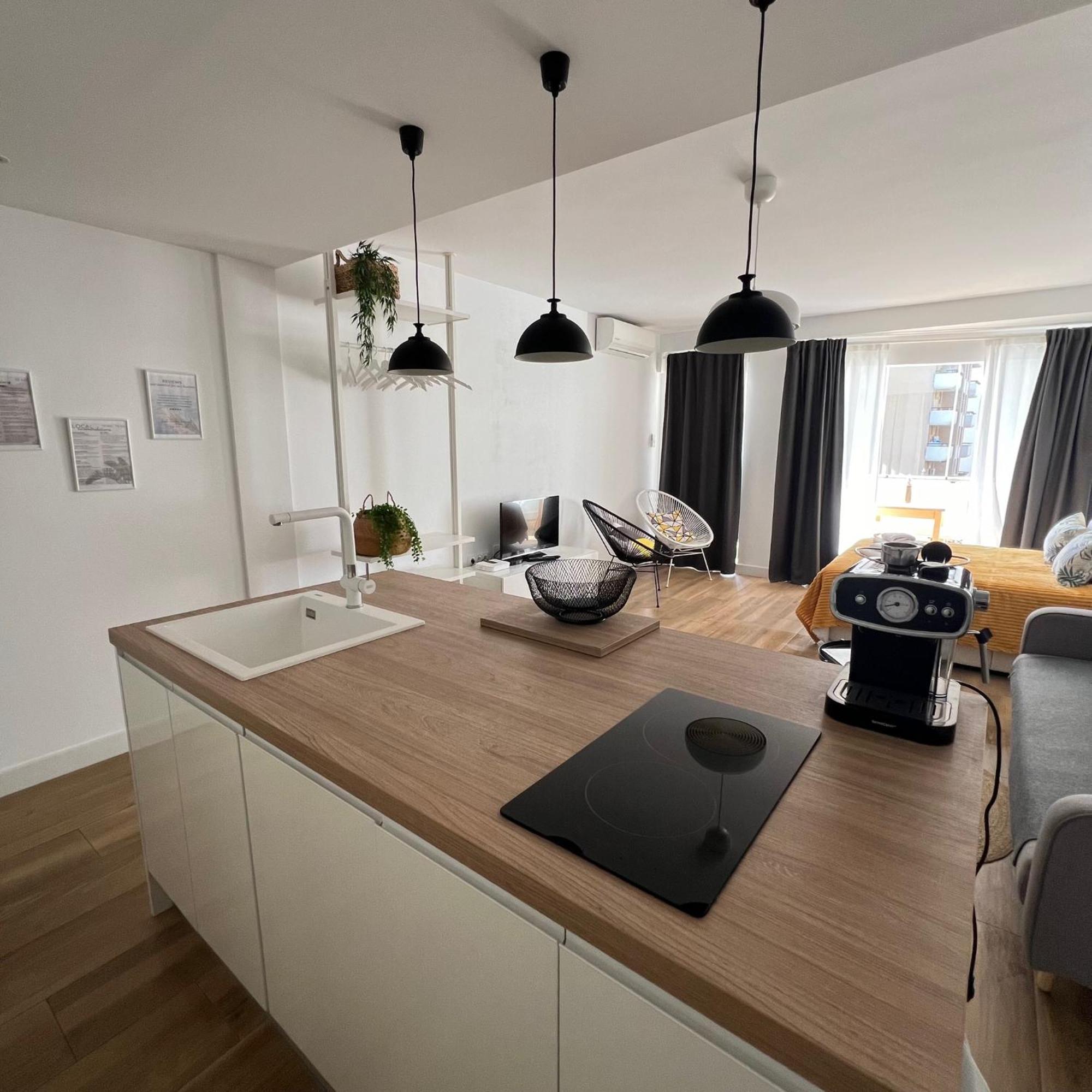 Holiday Studio By Meatina Torremolinos Exterior foto